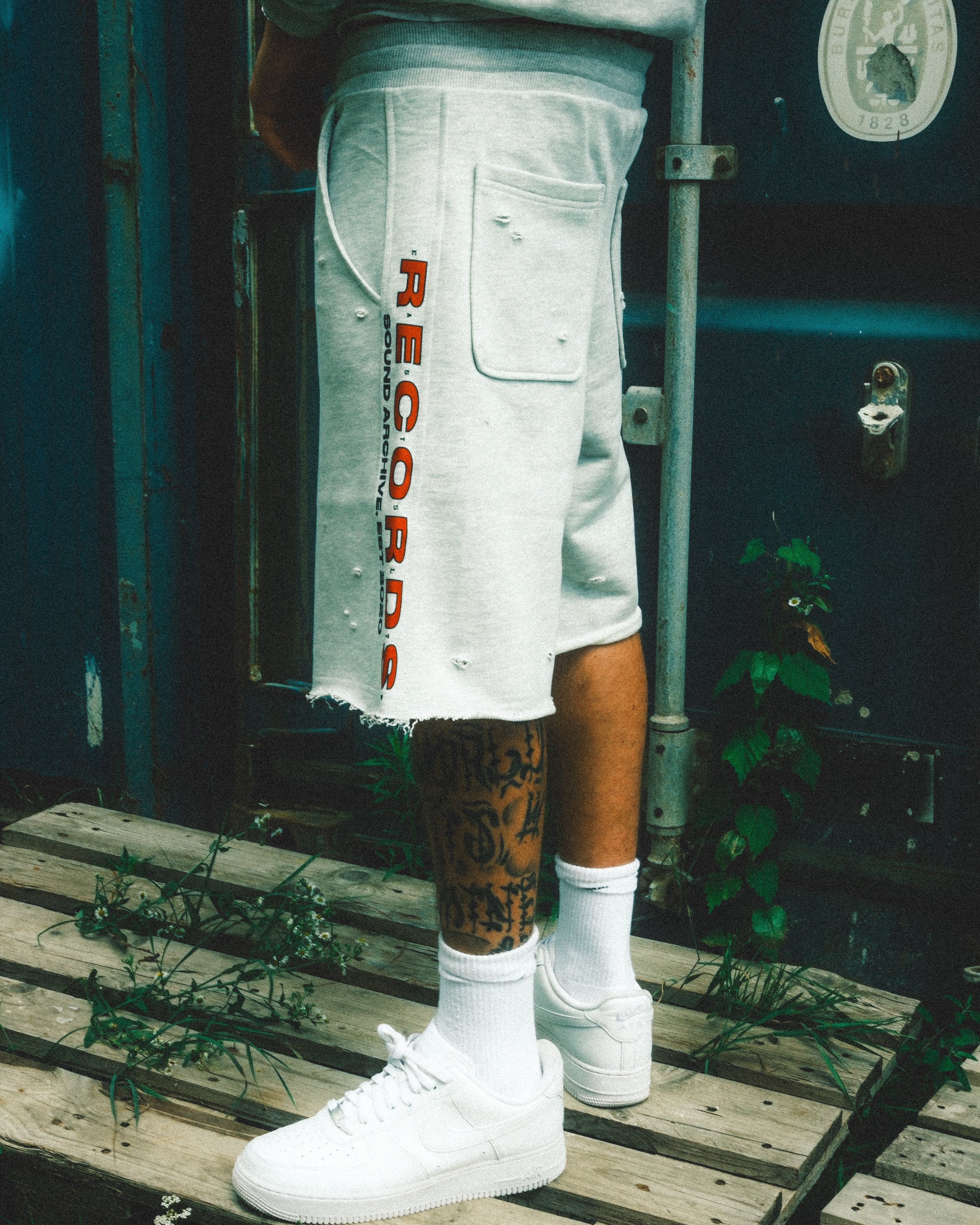 RECORDS DISTRESSED SHORTS