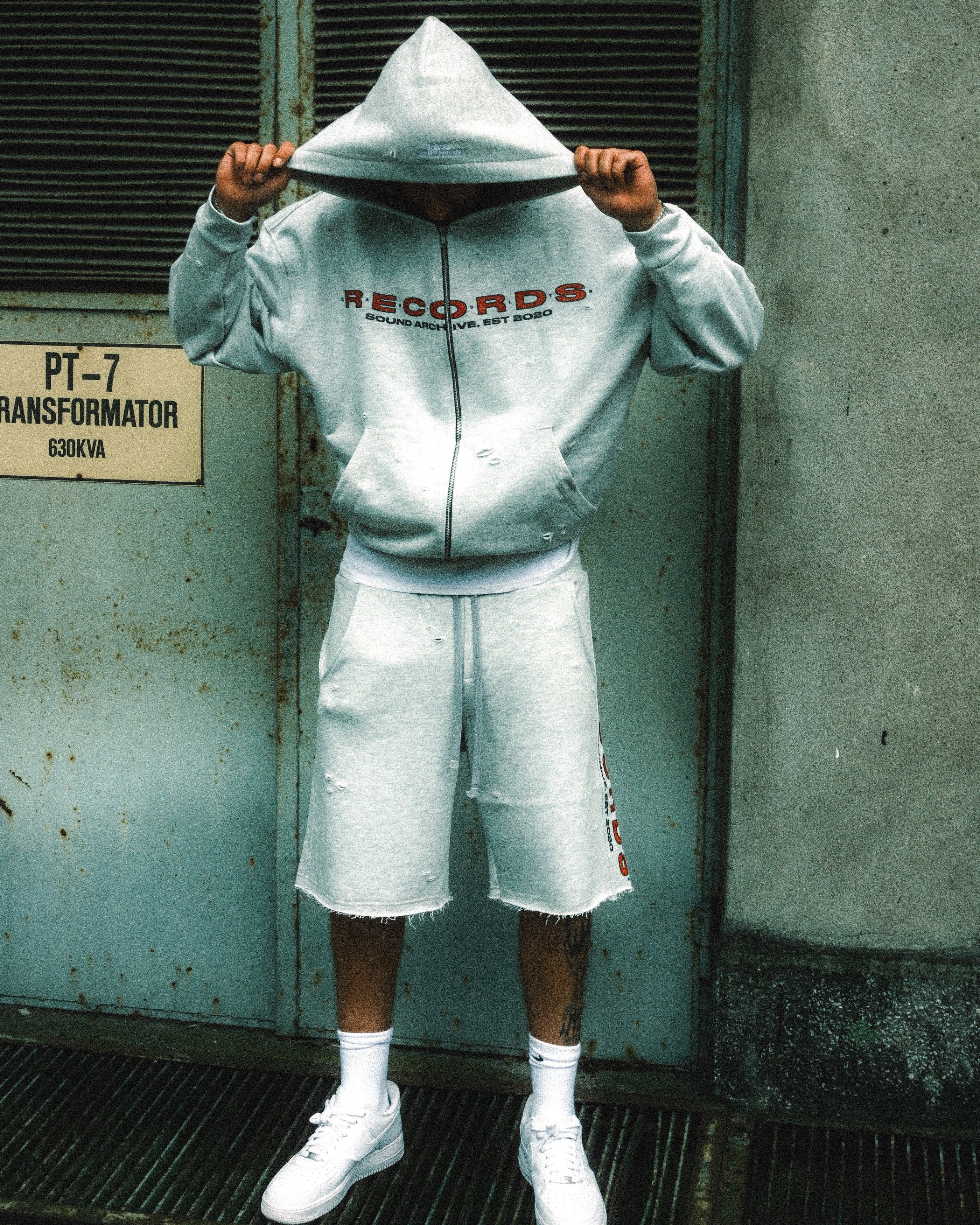 RECORDS DISTRESSEED ZIPPED HOODIE