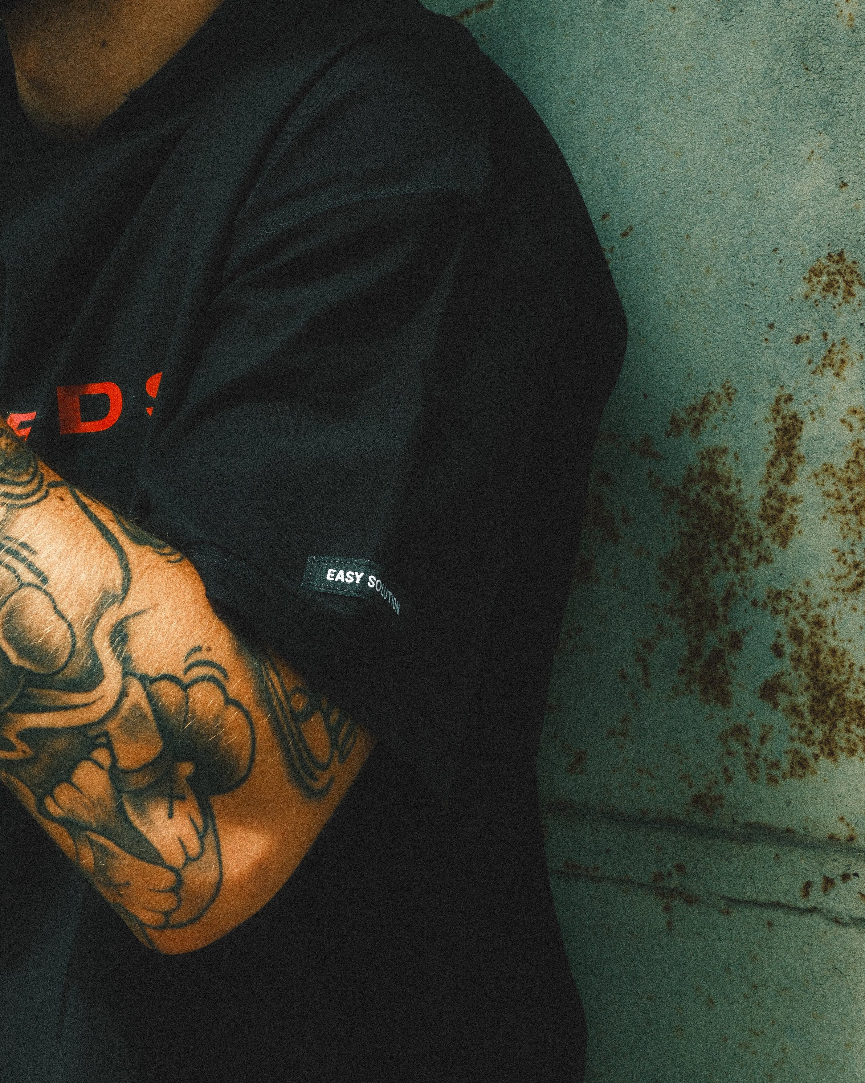 RECORDS REVERSIBLE DISTRESSED T-SHIRT