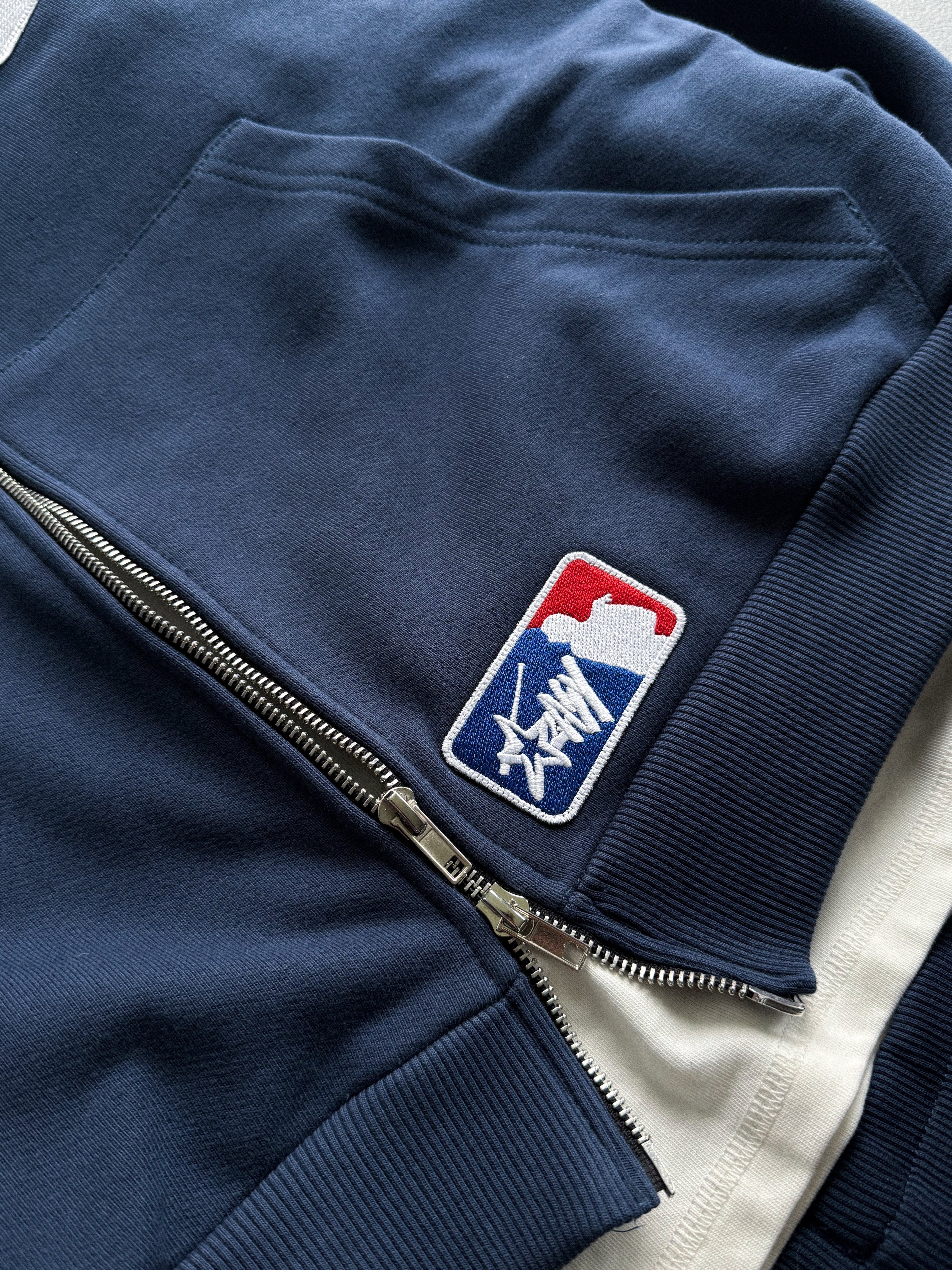 NEW YORK EMBROIDERED ZIPPED HOODIE