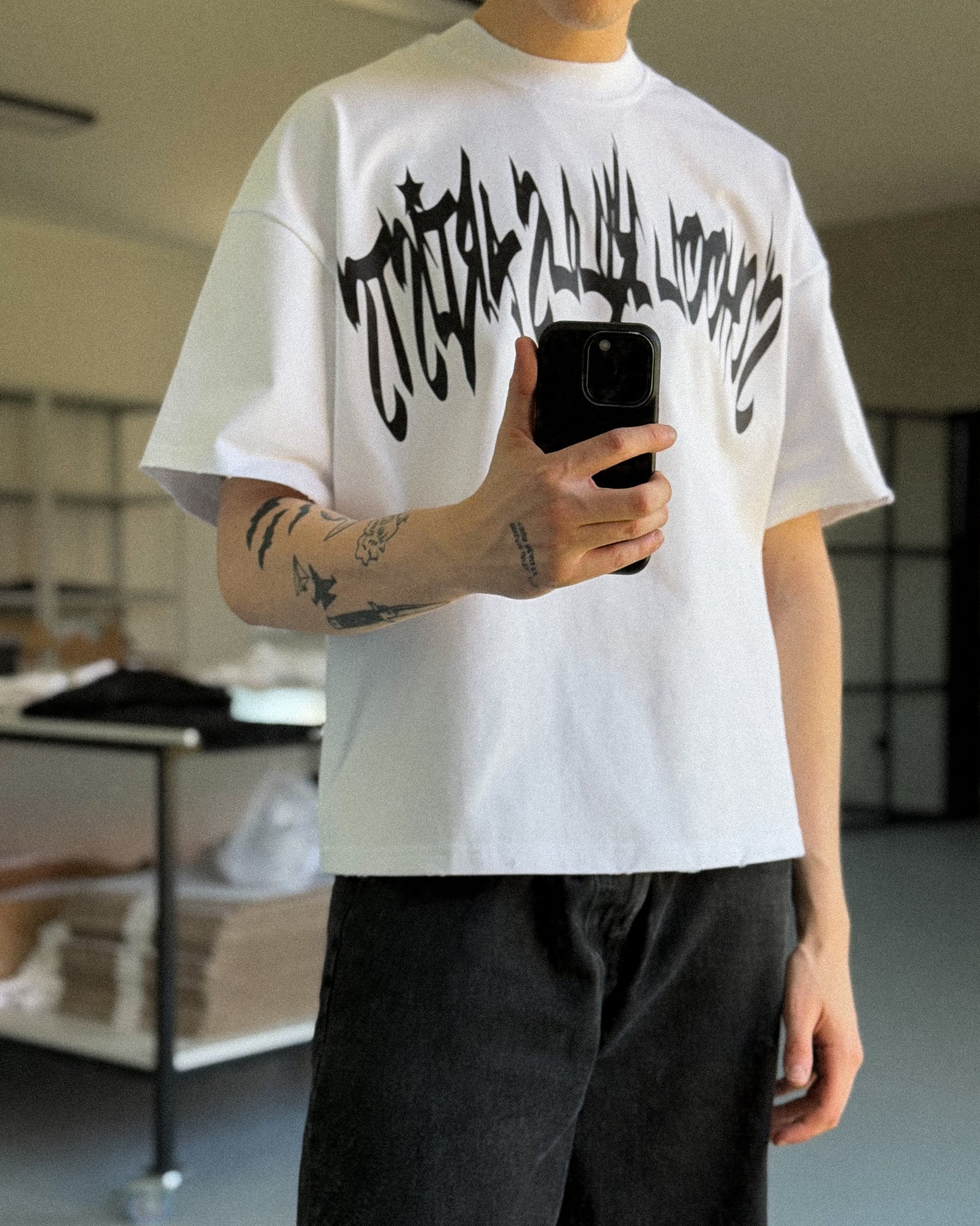 SCHOOL KILLS ARTISTS T-SHIRT