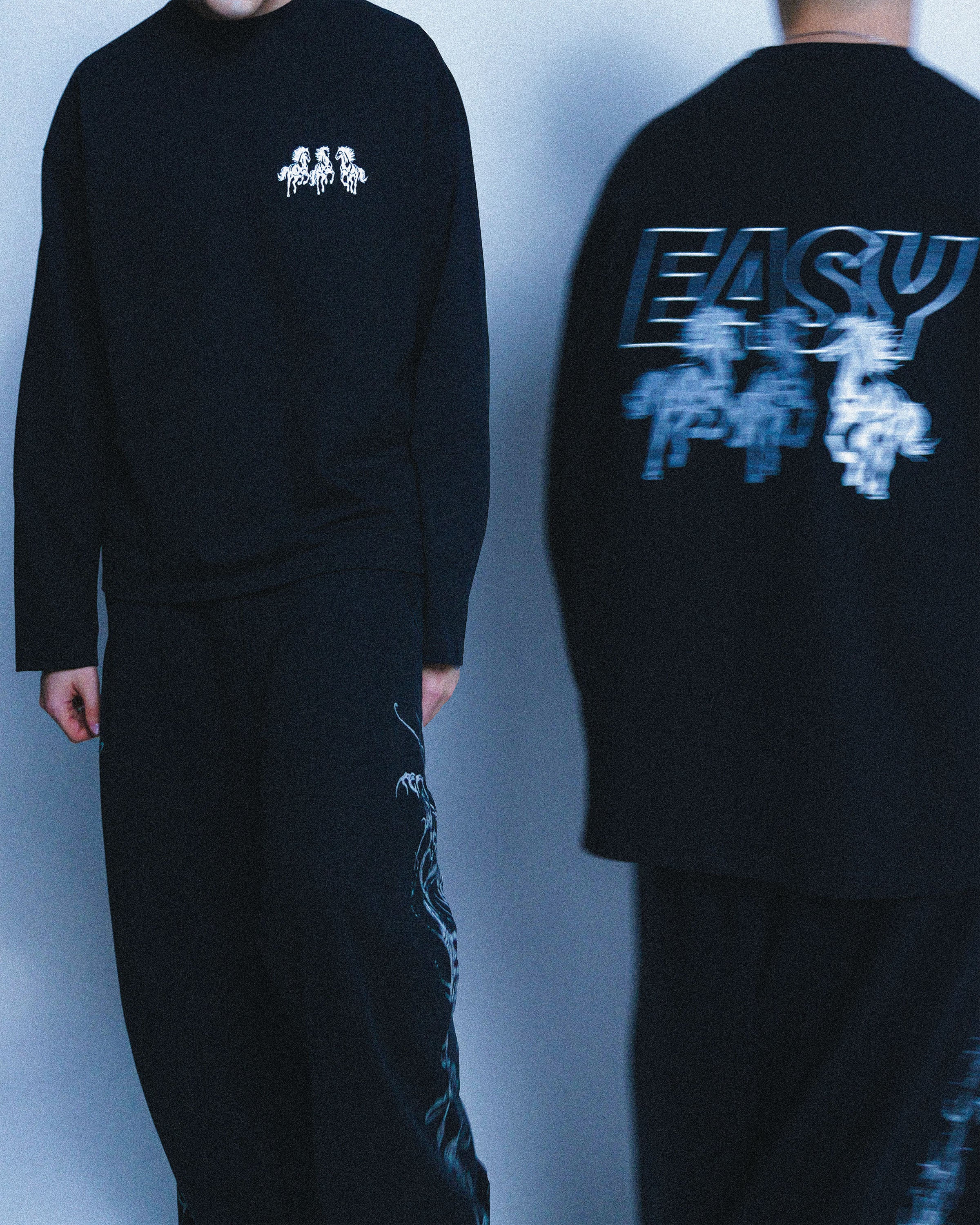 RUNNING HORSES LONGSLEEVE