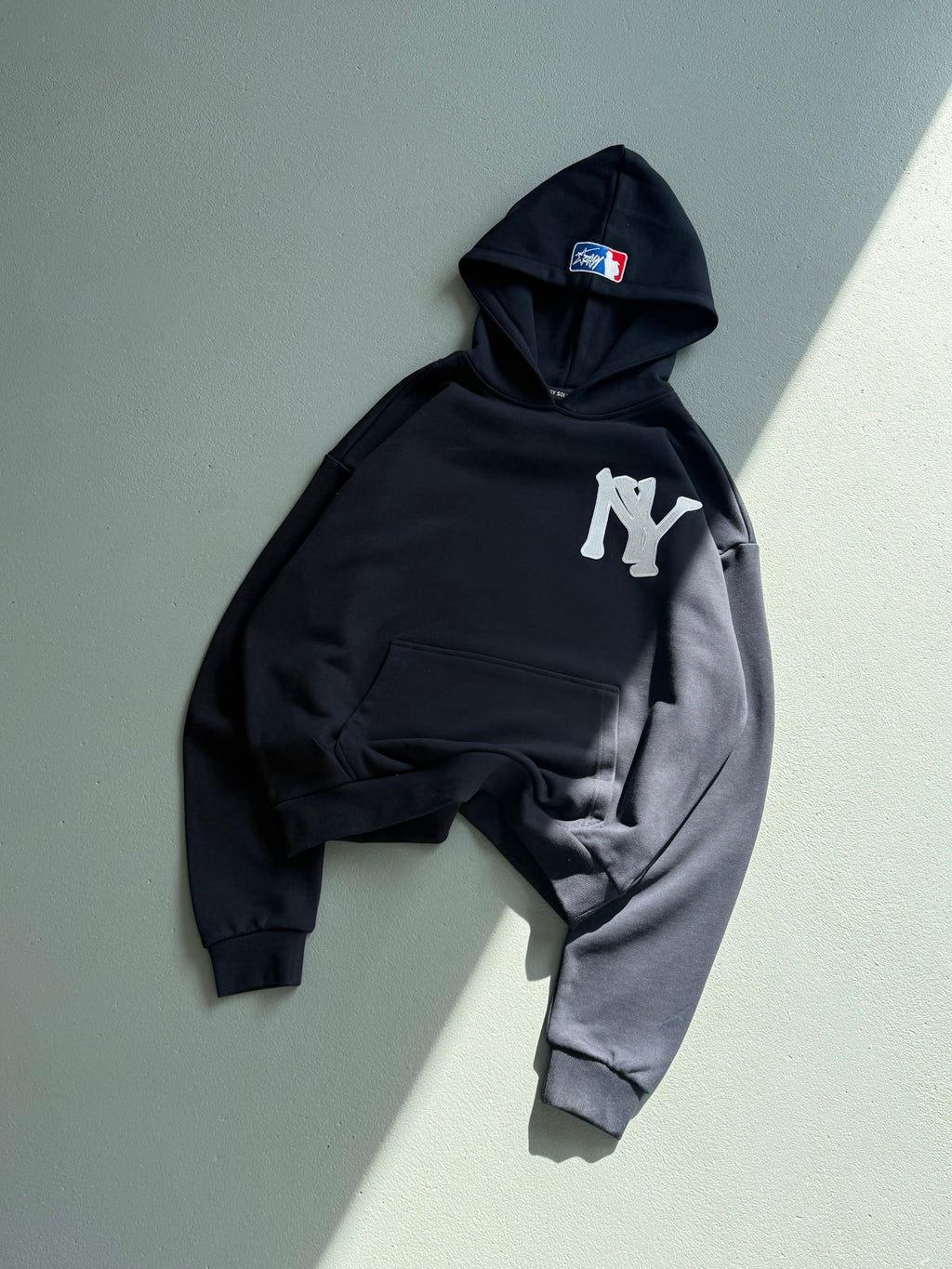 NEW YORK EMBROIDERED HOODIE
