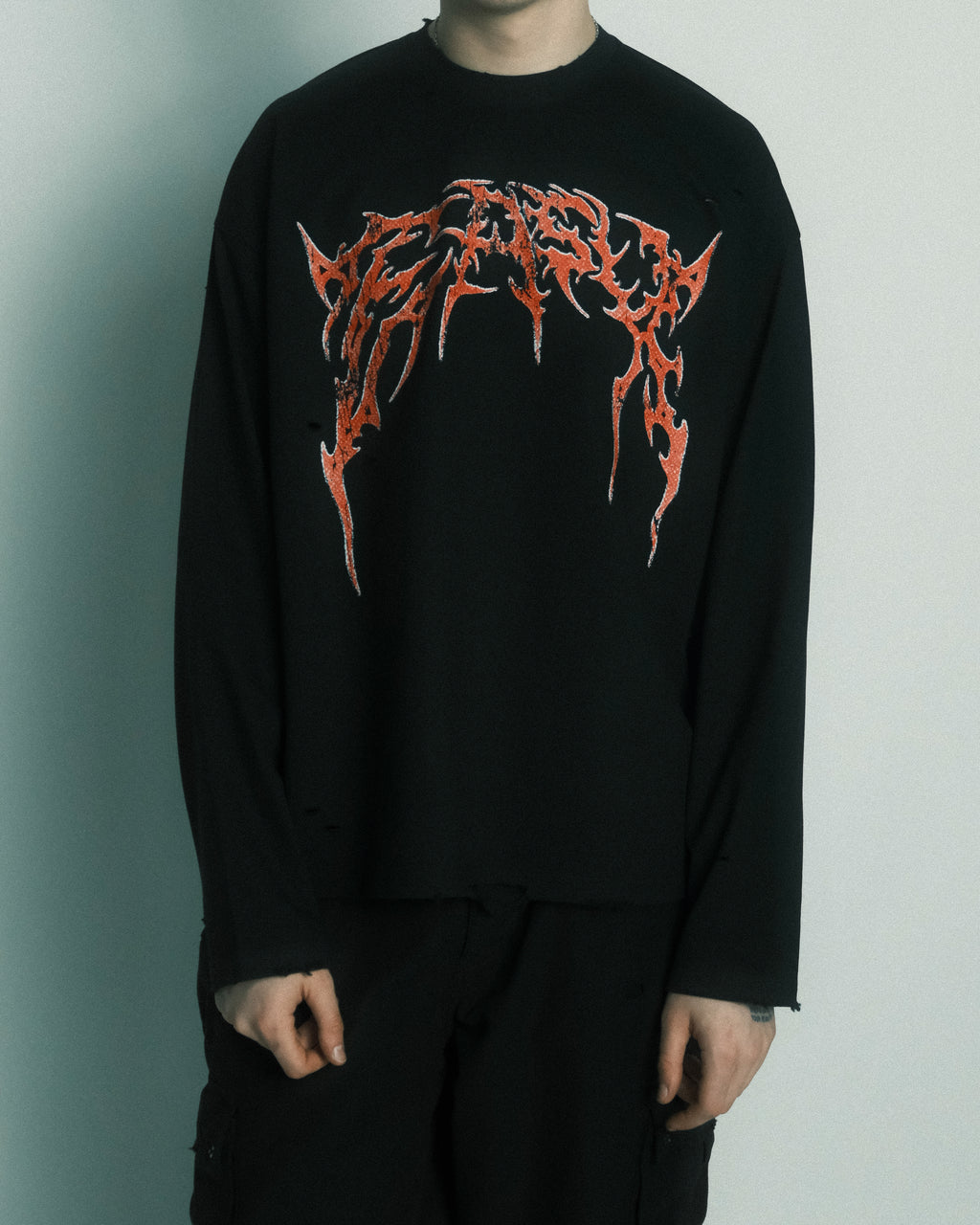 AXIAL DISTRESSED LONGSLEEVE
