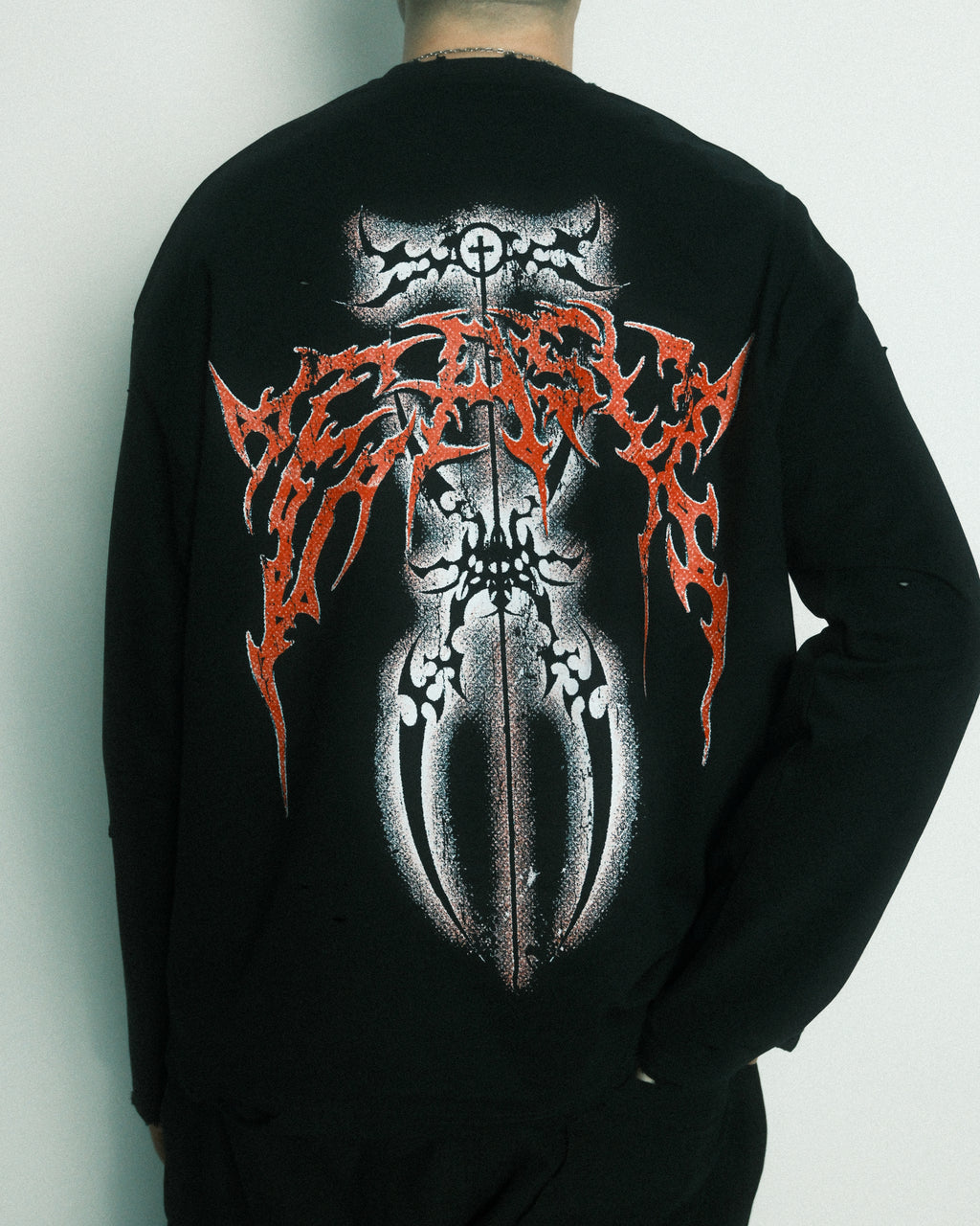AXIAL DISTRESSED LONGSLEEVE