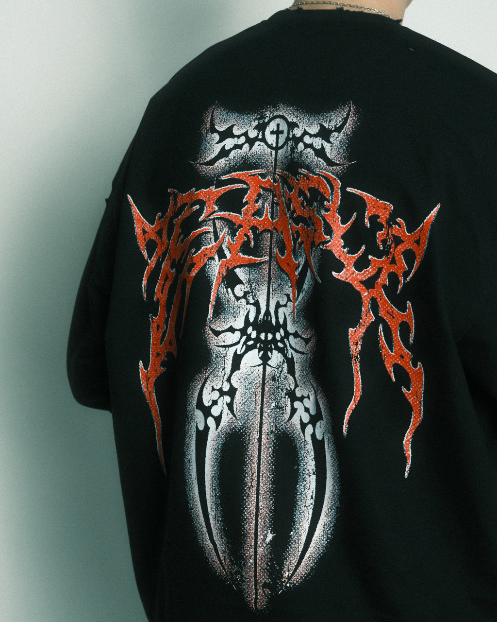 AXIAL DISTRESSED LONGSLEEVE