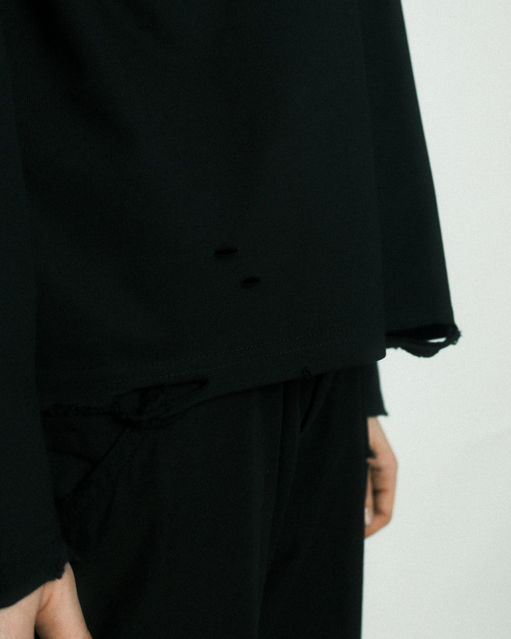 AXIAL DISTRESSED LONGSLEEVE