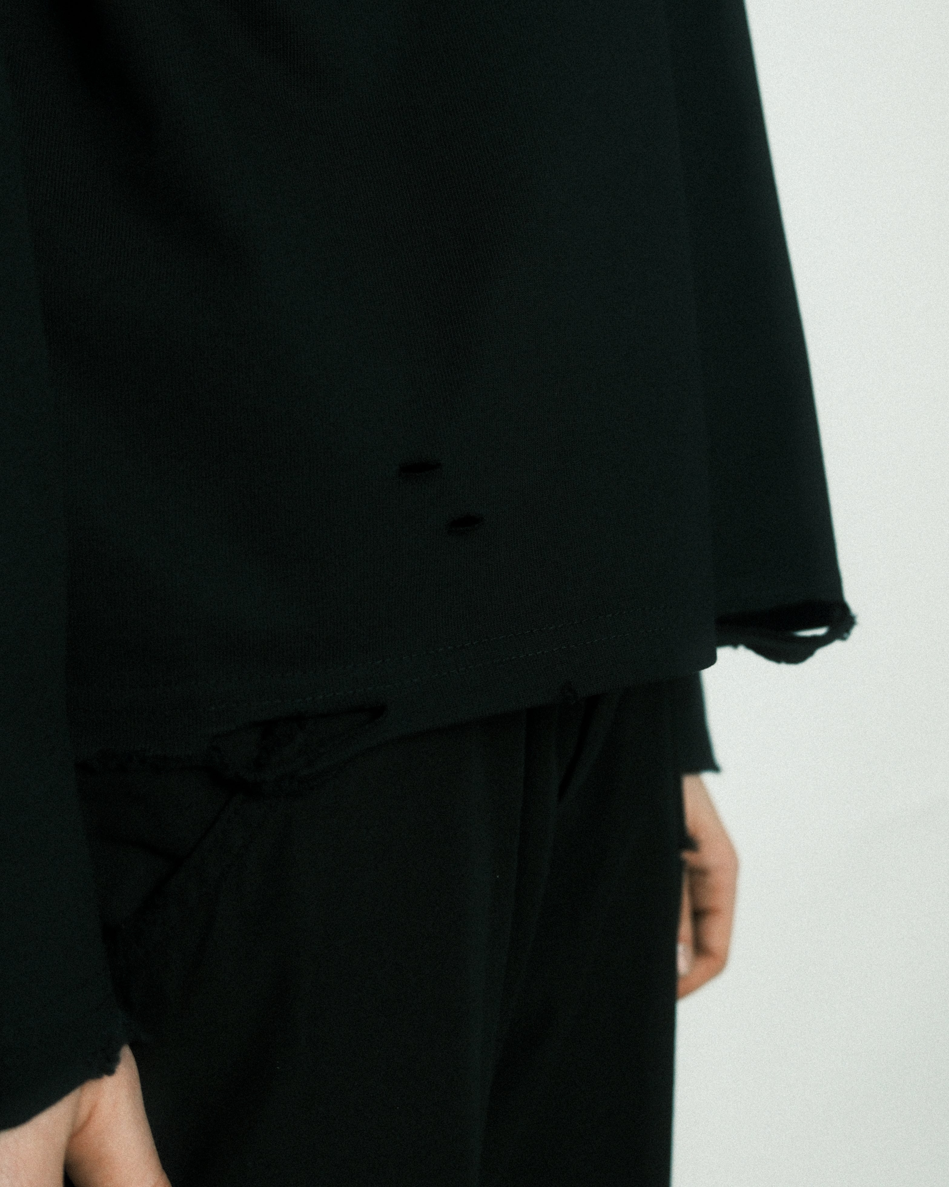 AXIAL DISTRESSED LONGSLEEVE