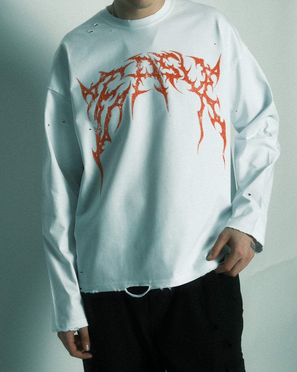 AXIAL DISTRESSED LONGSLEEVE