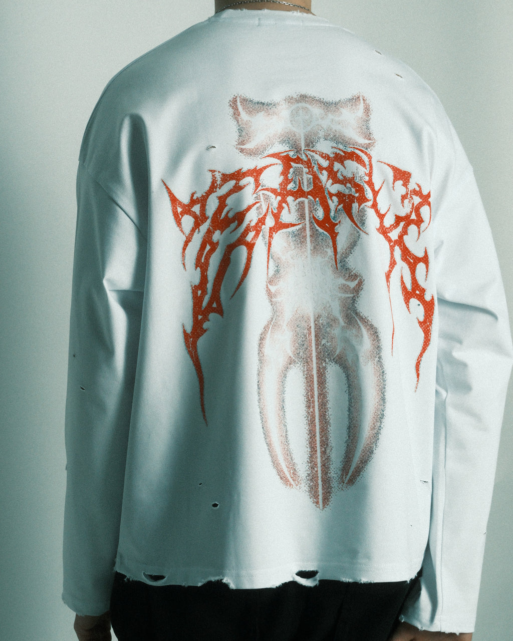 AXIAL DISTRESSED LONGSLEEVE
