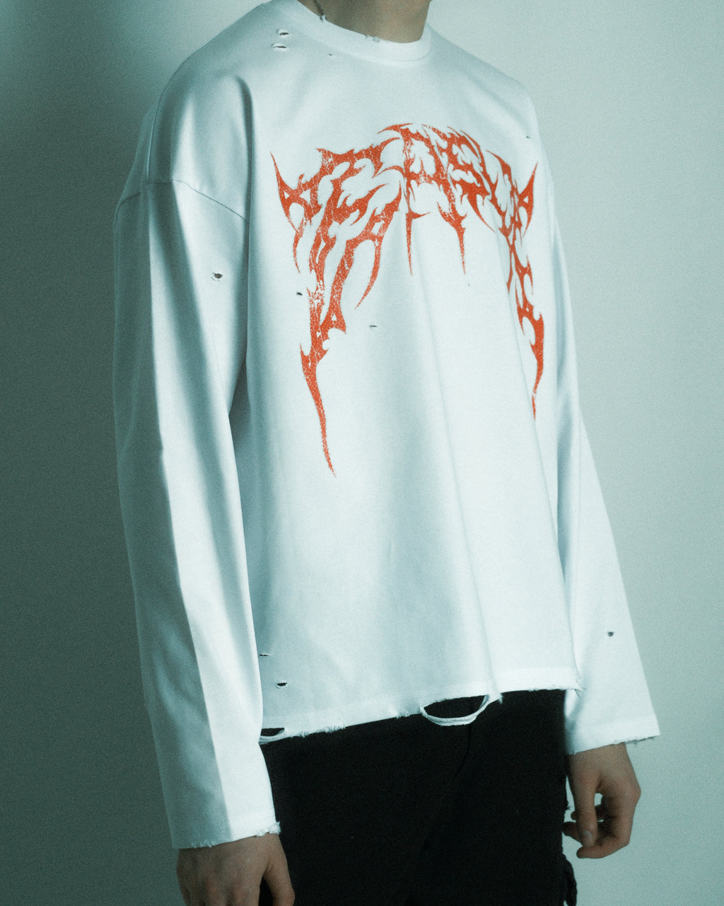 AXIAL DISTRESSED LONGSLEEVE