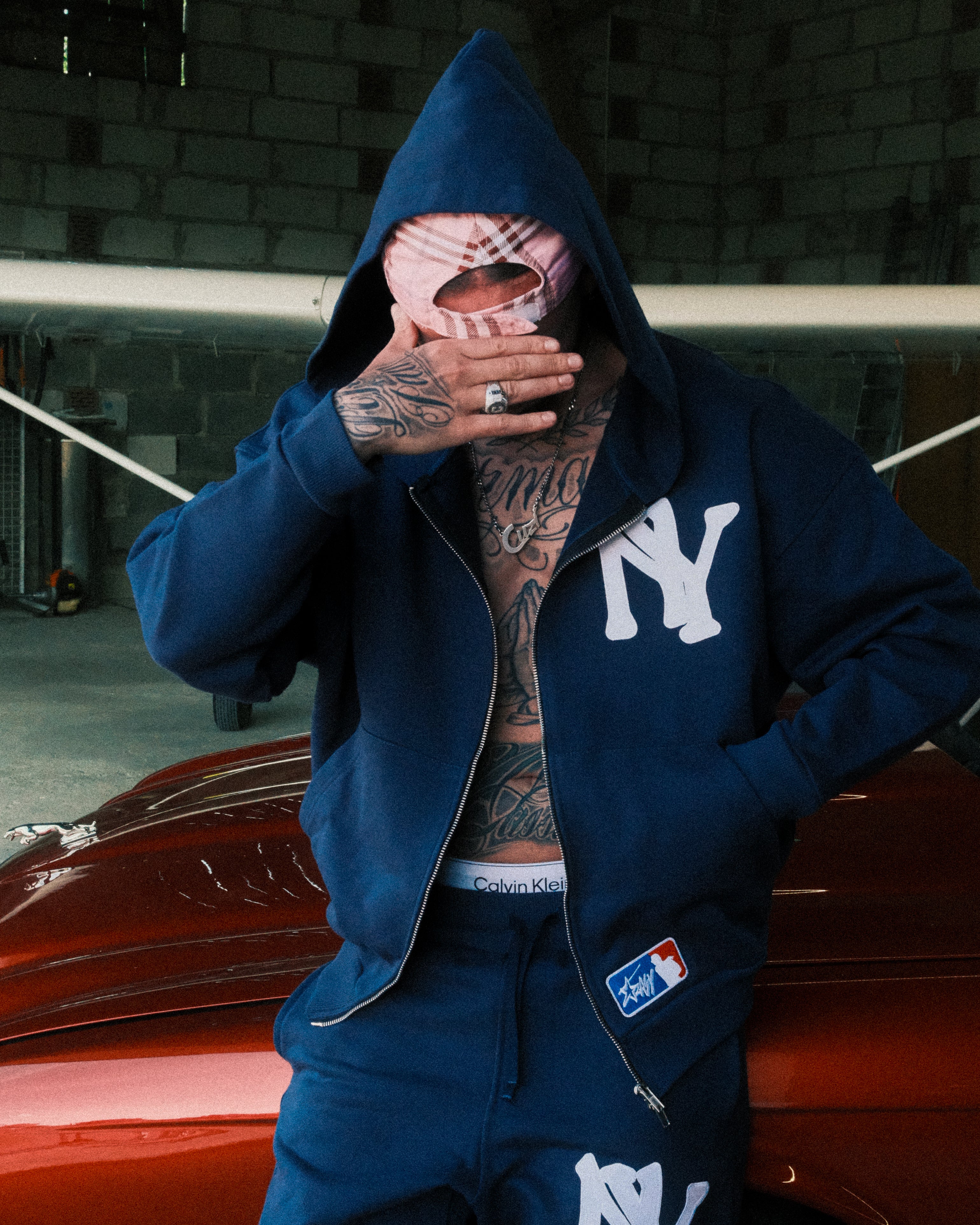 NEW YORK EMBROIDERED ZIPPED HOODIE