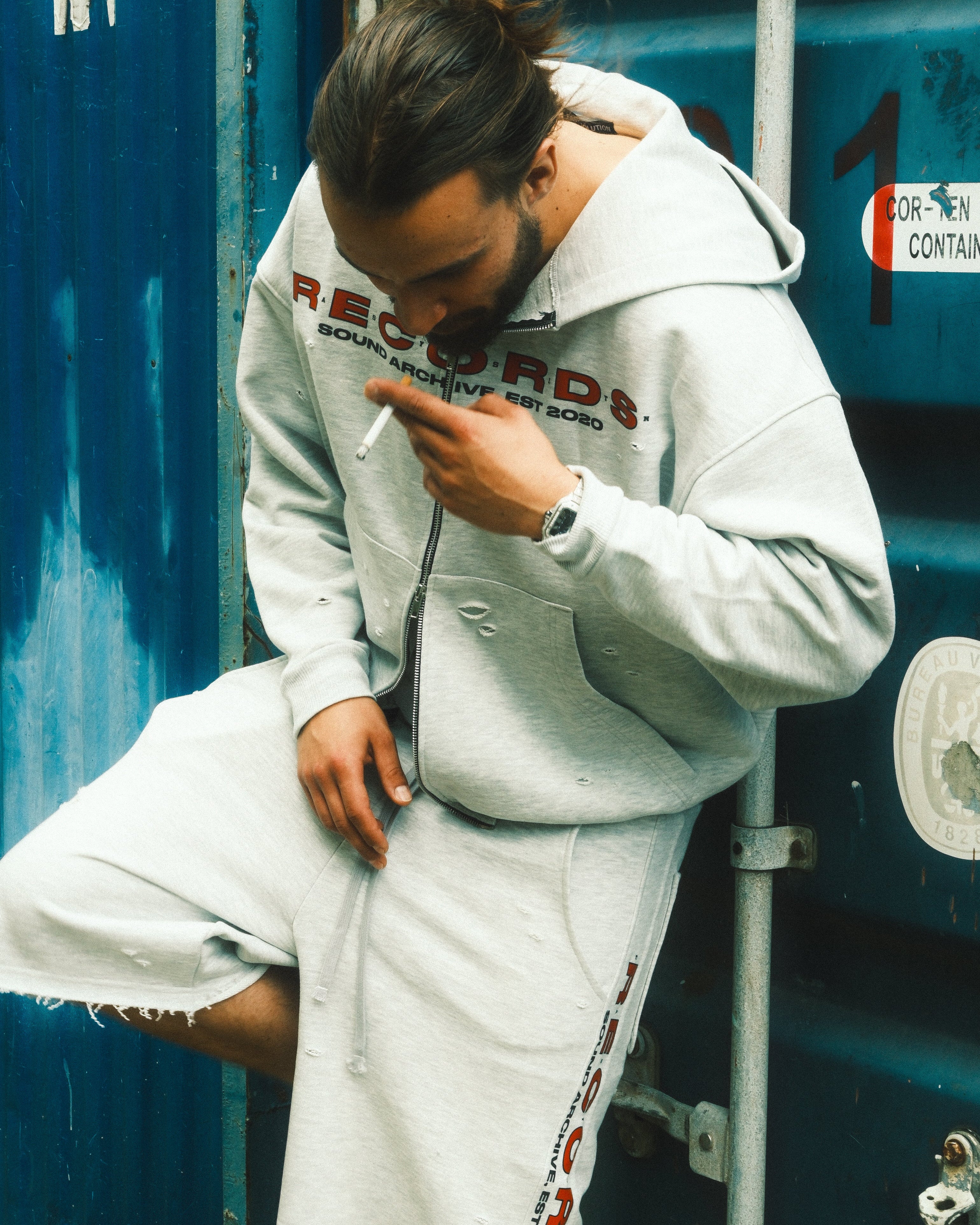 RECORDS DISTRESSEED ZIPPED HOODIE