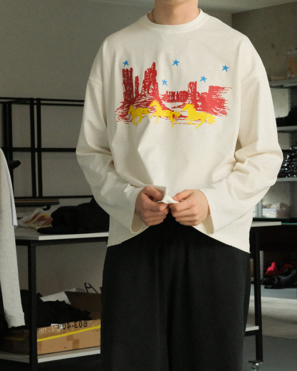MONUMENT VALLEY LONGSLEEVE