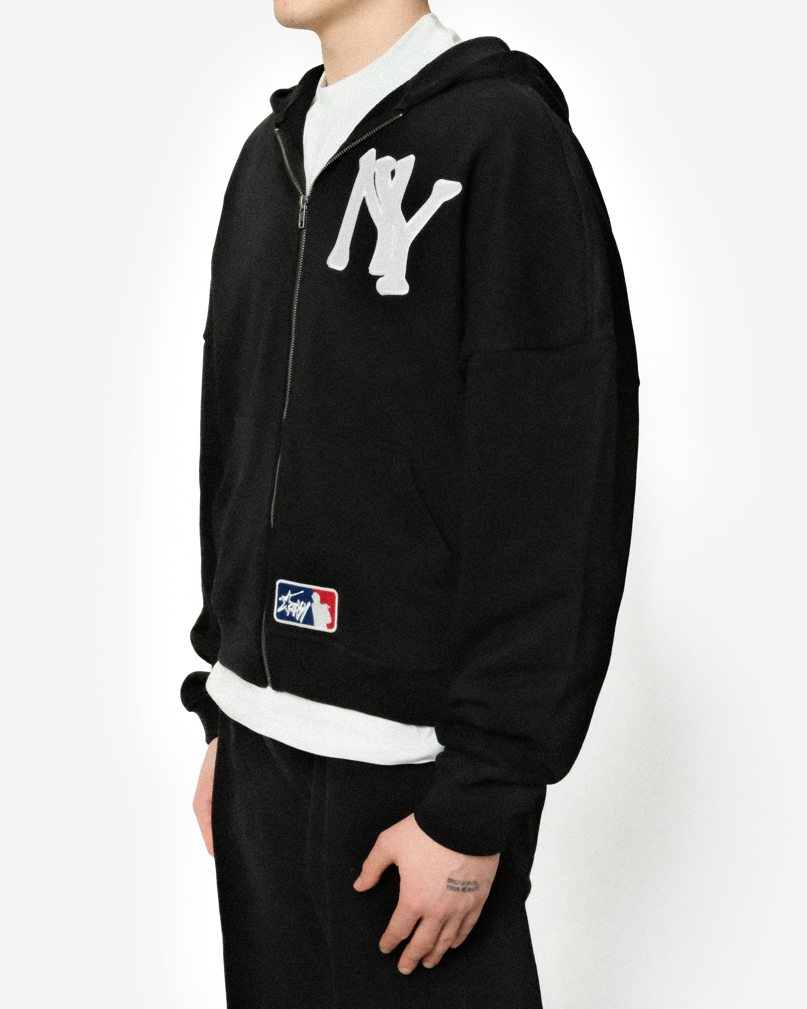 NEW YORK EMBROIDERED ZIPPED HOODIE – Easy Solution