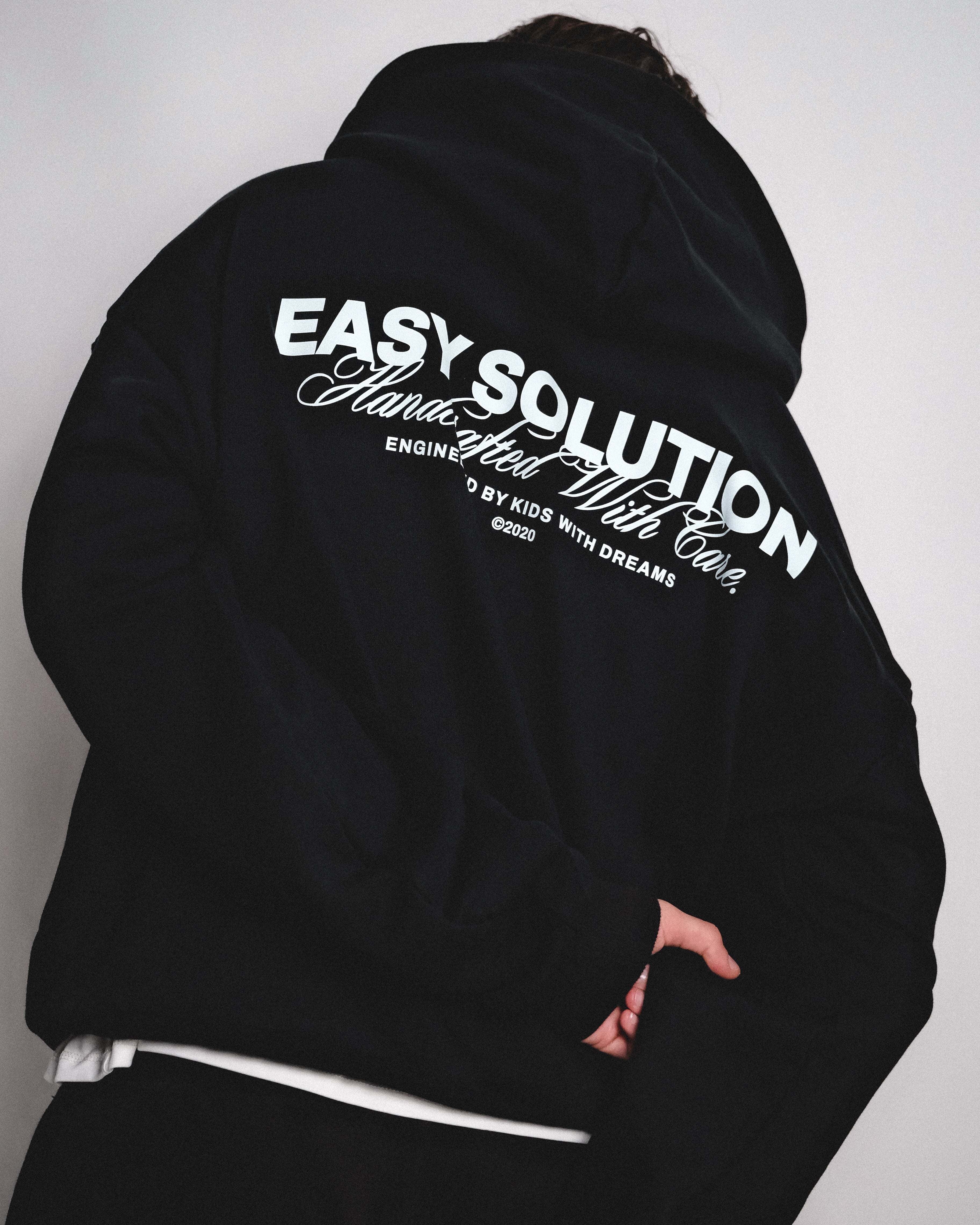 SIGNATURE HOODIE