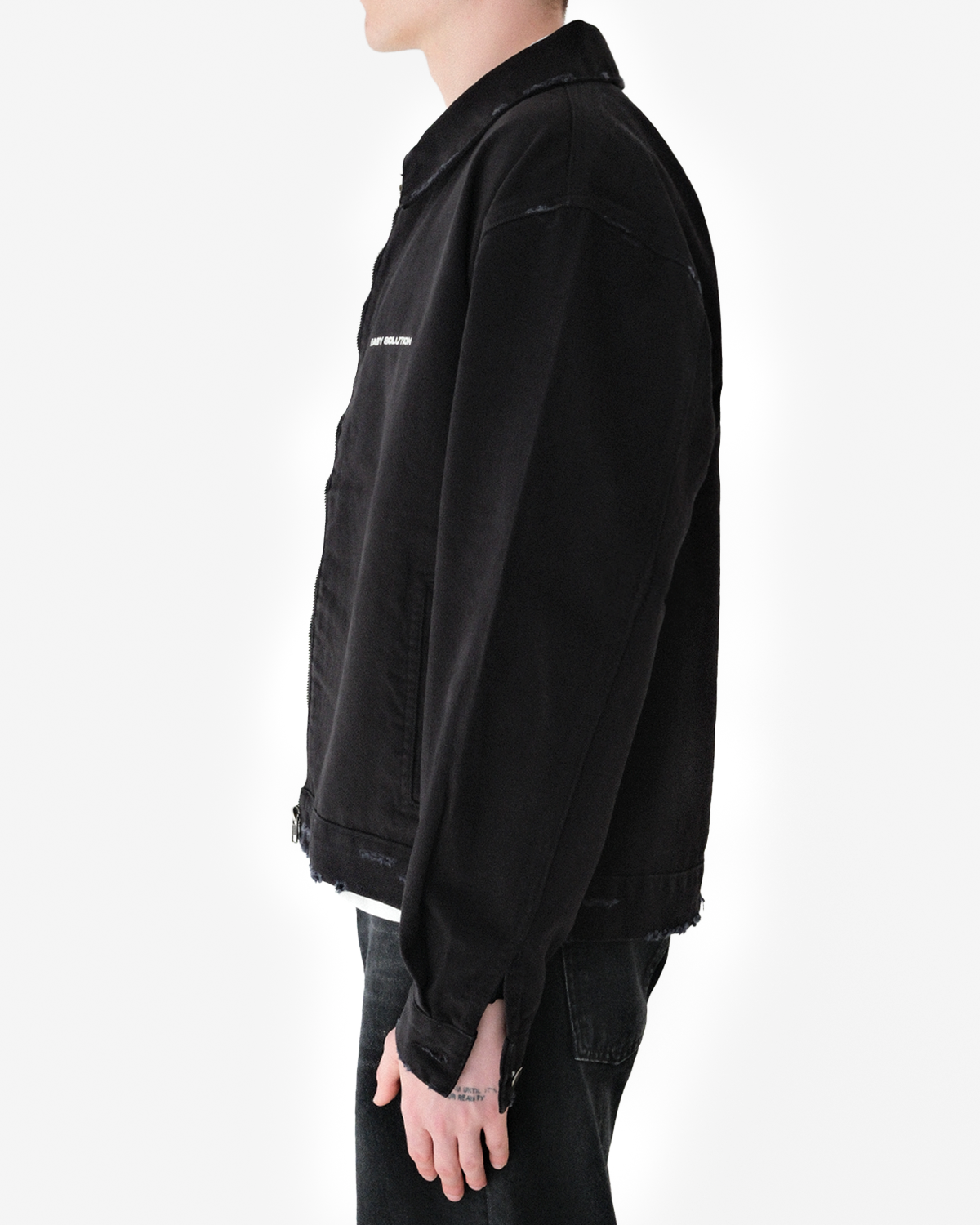 DENIM DISTRESSED TRUCKER JACKET