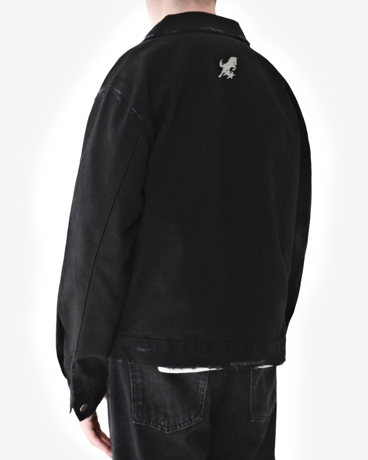 DENIM DISTRESSED TRUCKER JACKET