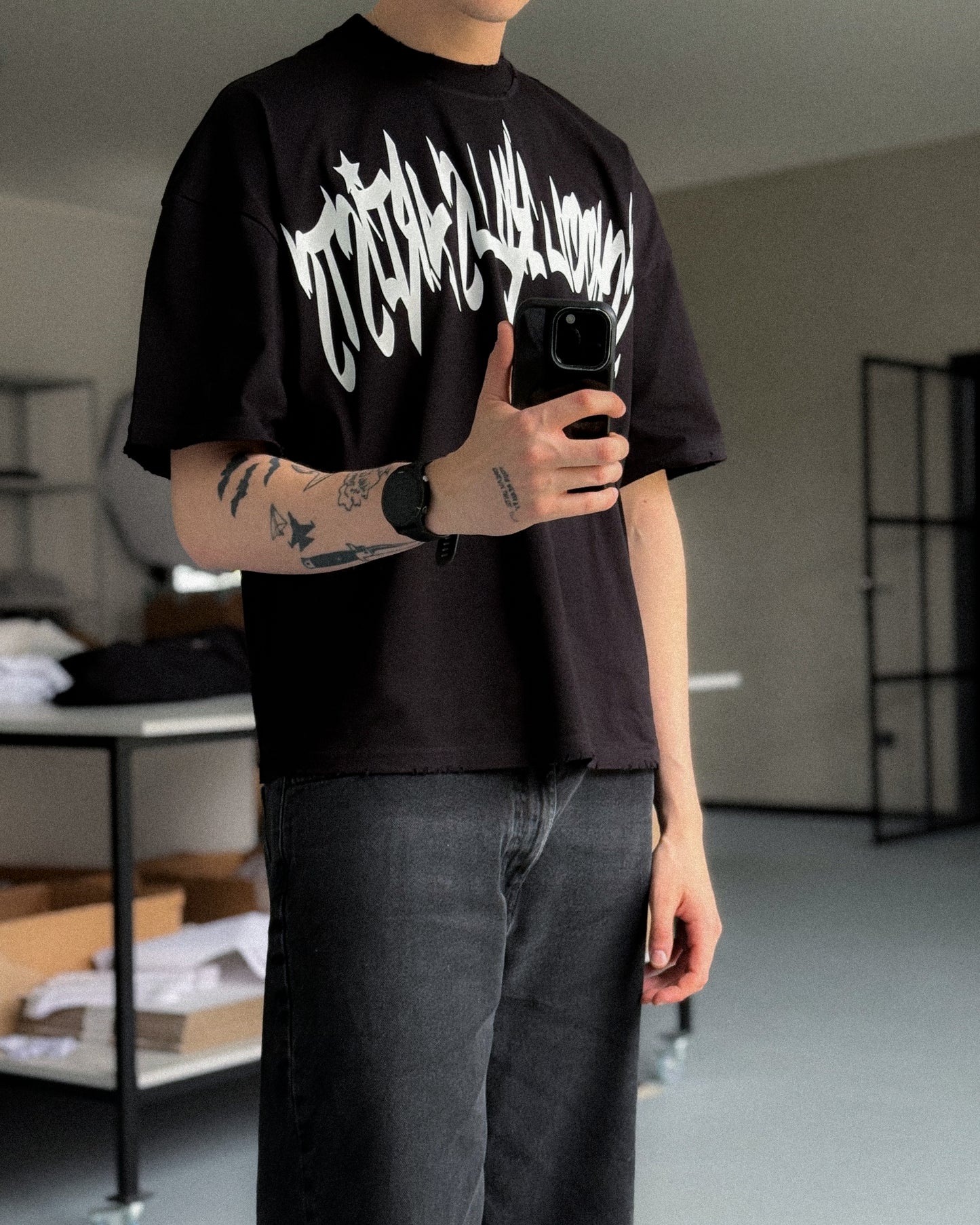 SCHOOL KILLS ARTISTS T-SHIRT