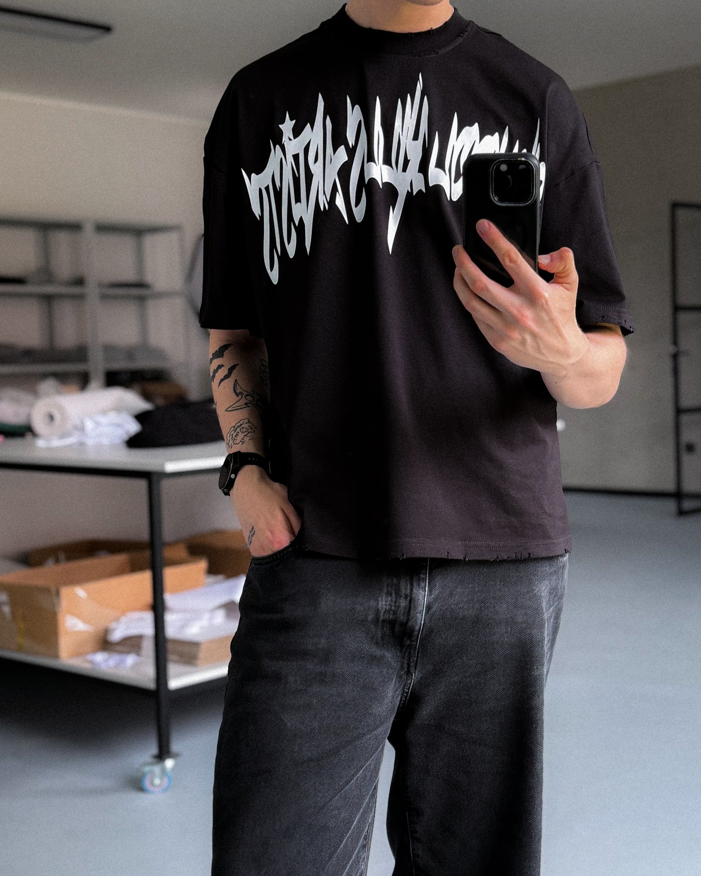 SCHOOL KILLS ARTISTS T-SHIRT