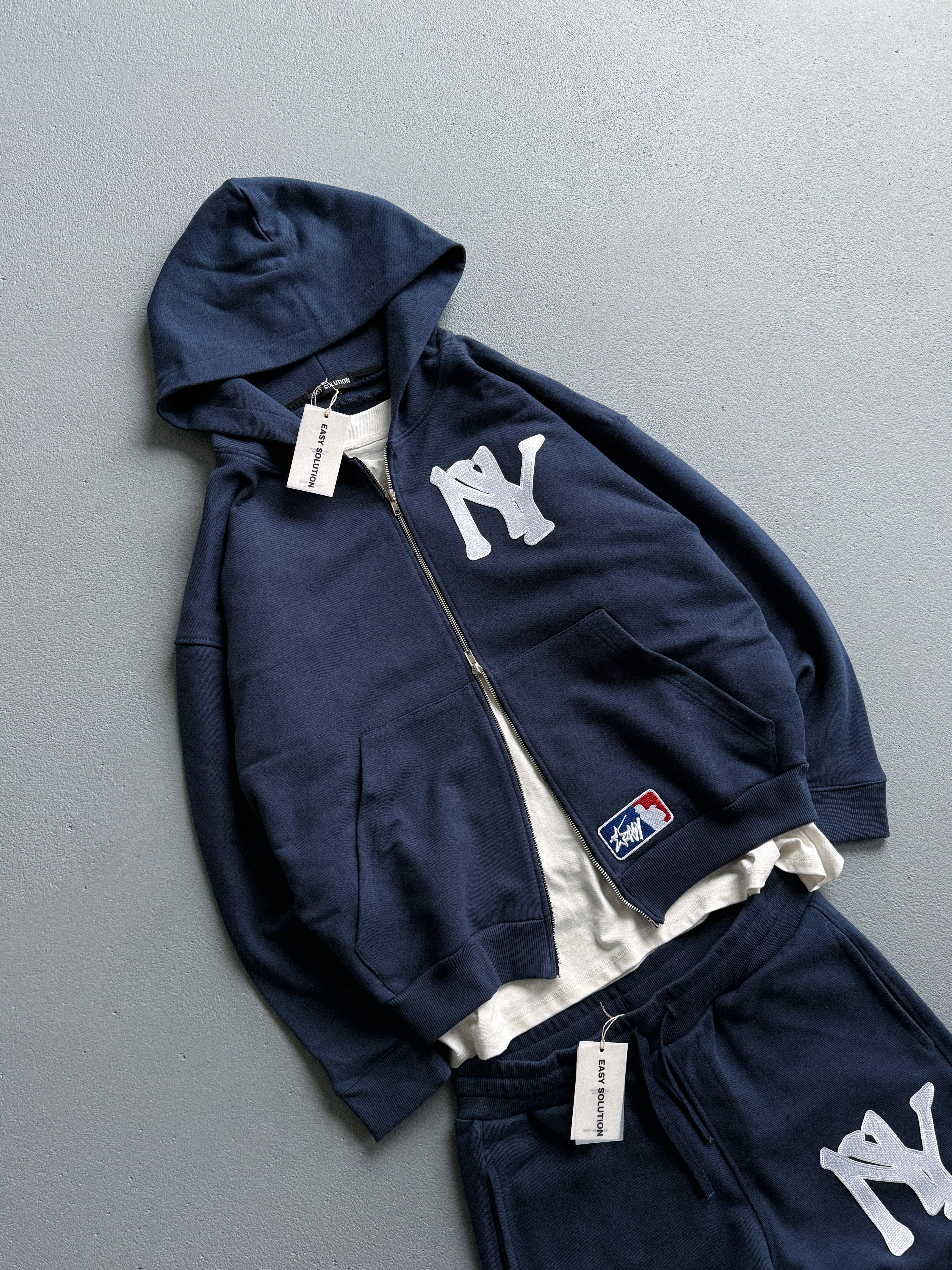 NEW YORK EMBROIDERED ZIPPED HOODIE