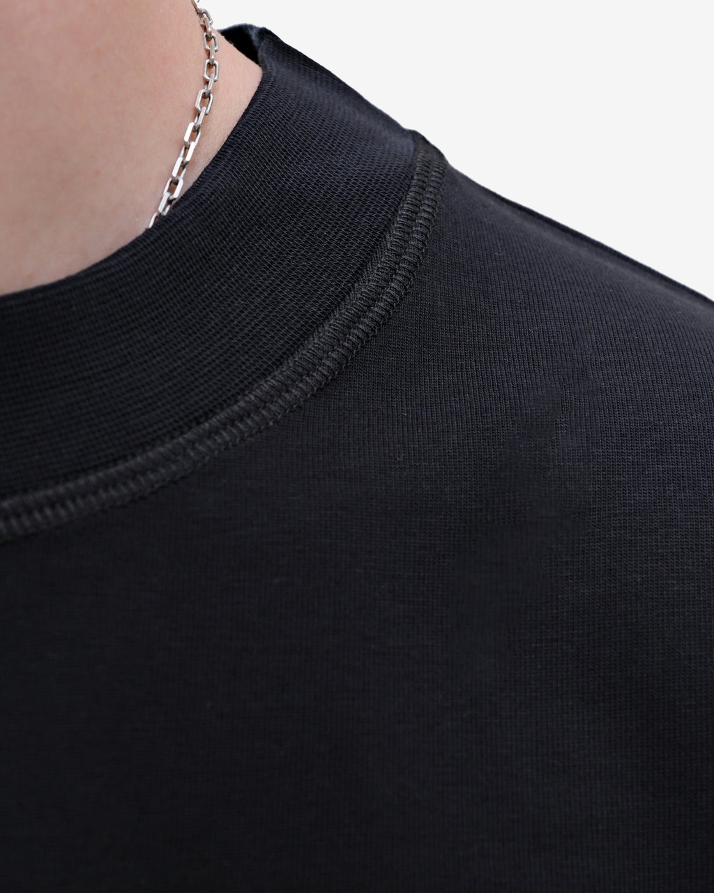 CORE EMBROIDERED T-SHIRT