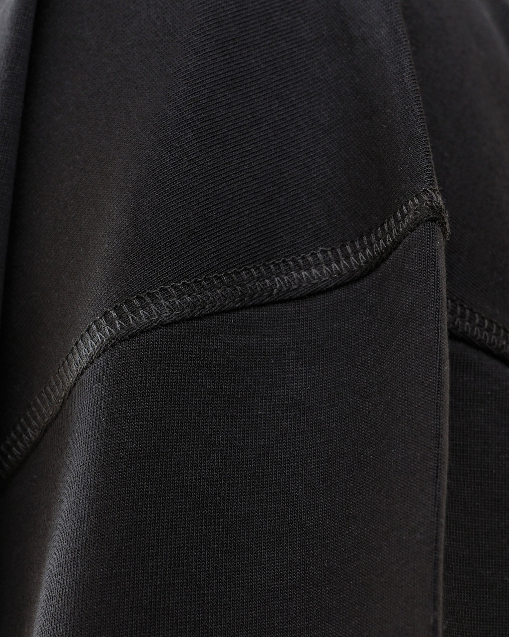 CORE EMBROIDERED T-SHIRT