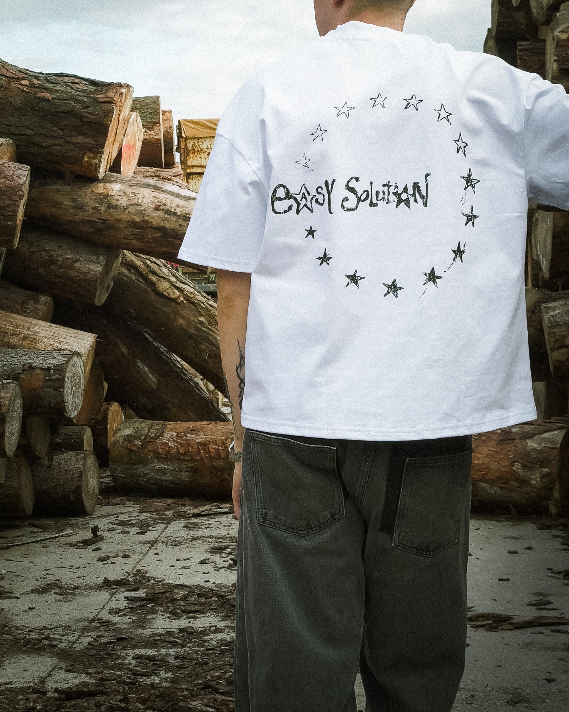 CIRCLE STARS T-SHIRT