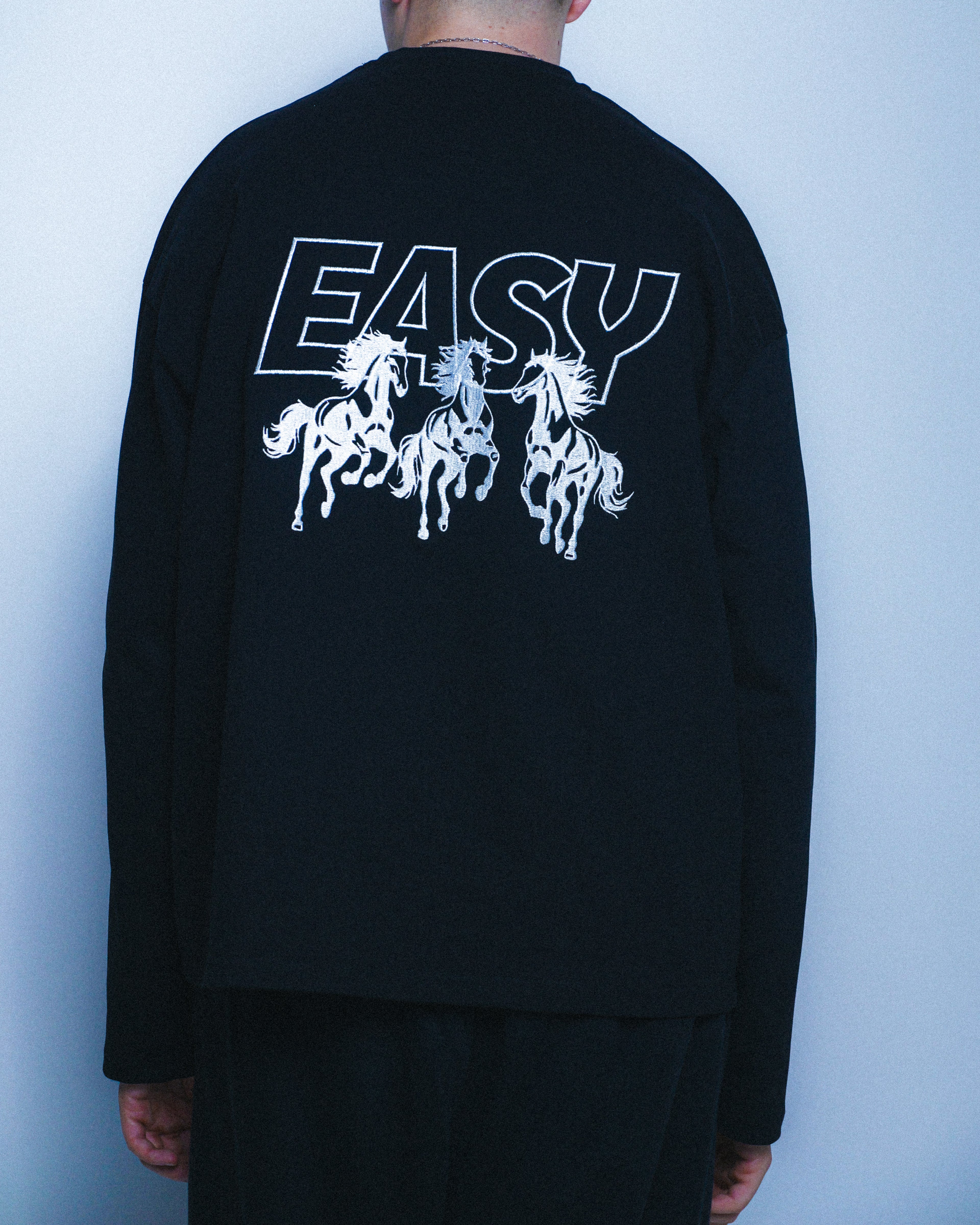 RUNNING HORSES LONGSLEEVE