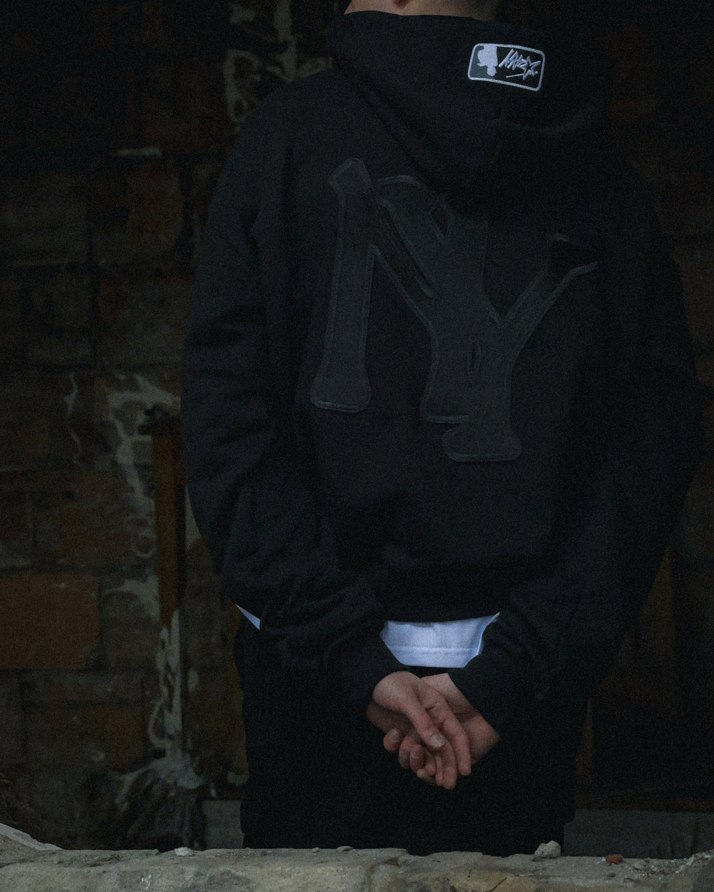 NEW YORK EMBROIDERD BLACK EDITION HOODIE