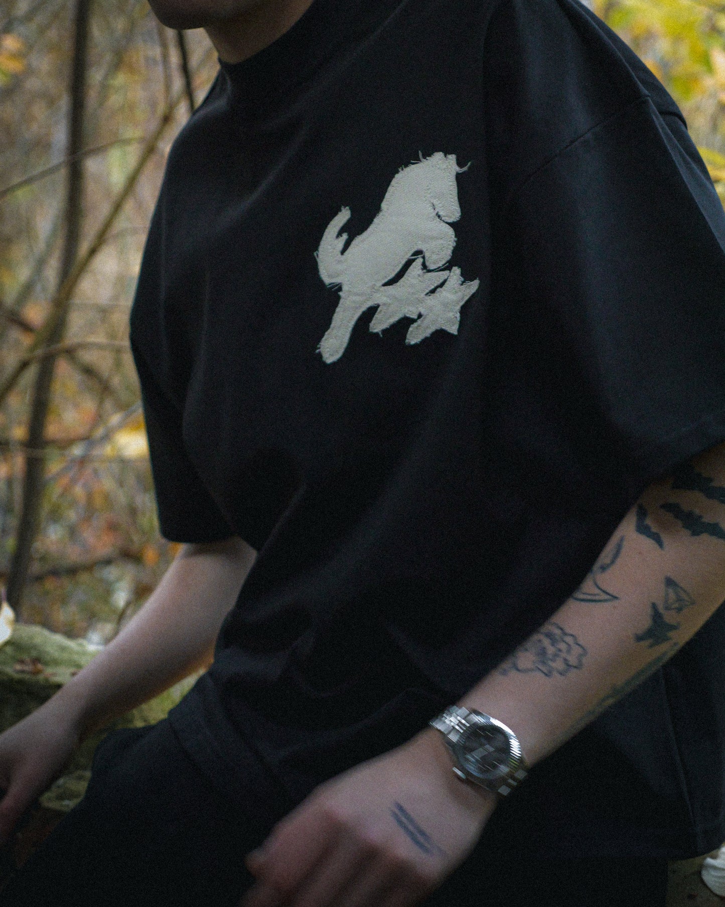 HORSE APPLIQUE CANVAS T-SHIRT